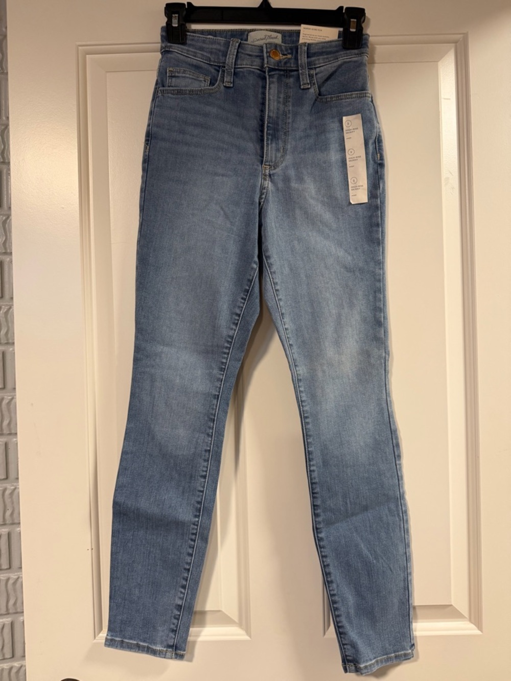 Universal Thread High Rise Skinny Jeans Size 2 Short Stretch Light Wash NWT